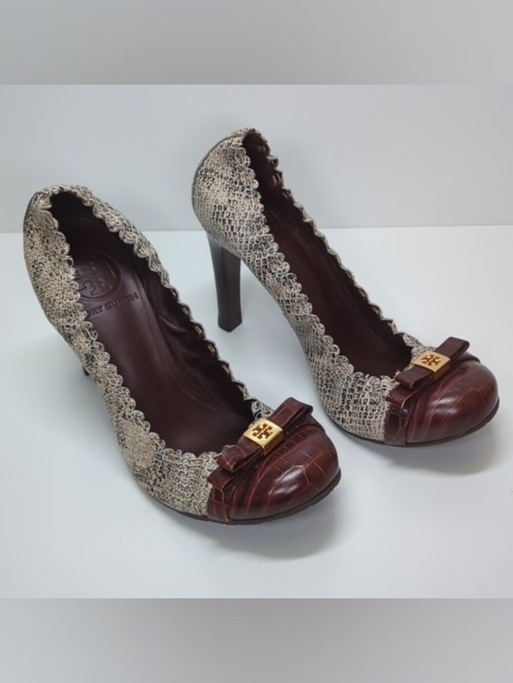 Tory Burch Scalloped Bow Accent Heels